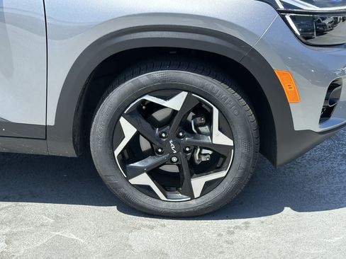Used 2025 Kia Seltos S FWD image 13