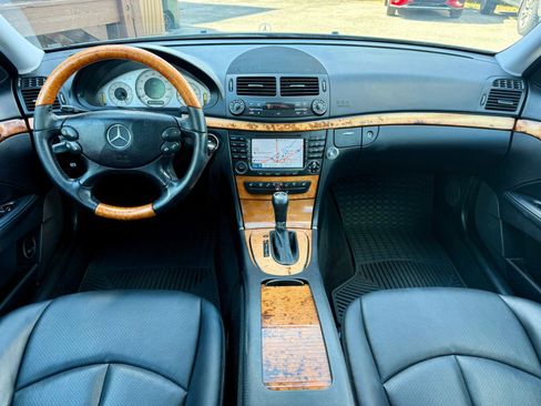 Used 2008 Mercedes-Benz E 350 4MATIC Sedan image 32