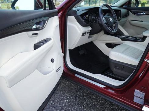 Used 2022 Buick Envision Avenir w/ Technology Package II image 10
