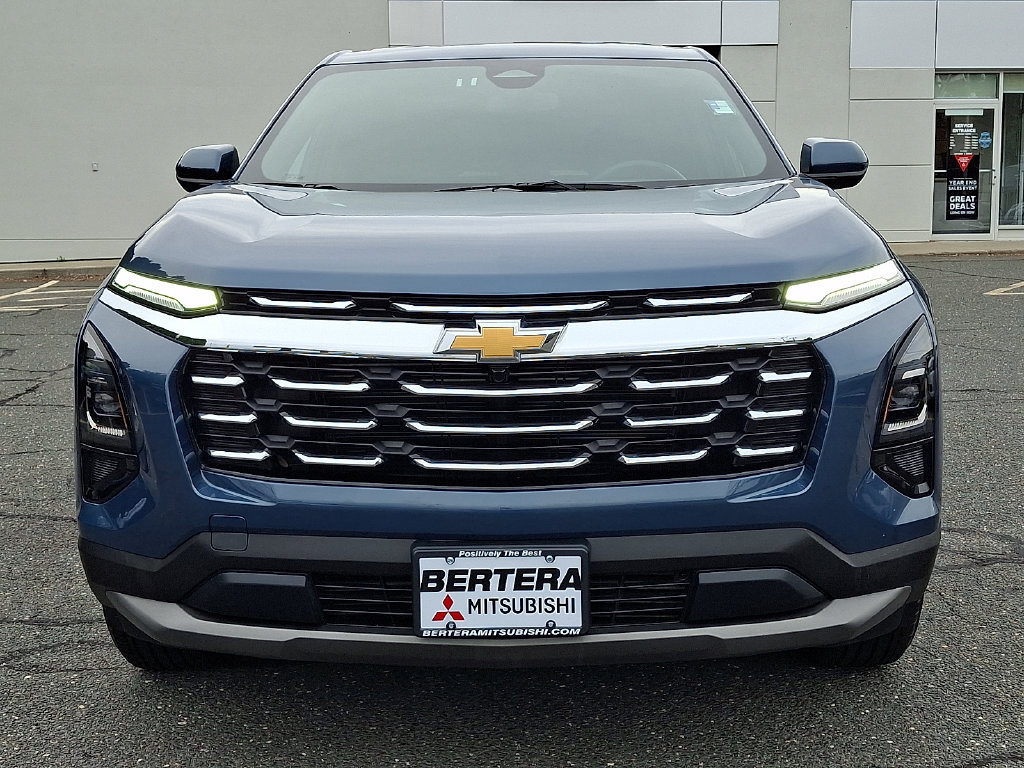 Used 2026 Chevrolet Equinox LT AWD/4WD image 2