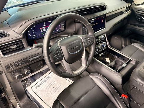Used 2023 GMC Yukon Denali image 4