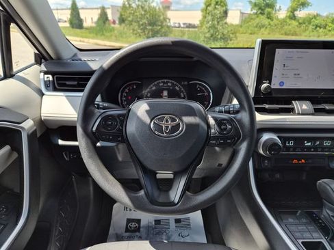 Used 2023 Toyota RAV4 XLE AWD/4WD image 18