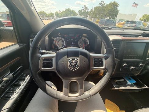 Used 2017 RAM 1500 Laramie RWD image 11