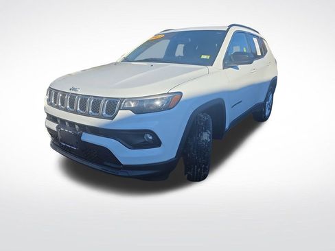 Used 2023 Jeep Compass Latitude w/ Sun and Sound Group image 3
