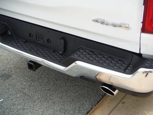 Used 2026 RAM 1500 Laramie AWD/4WD image 11