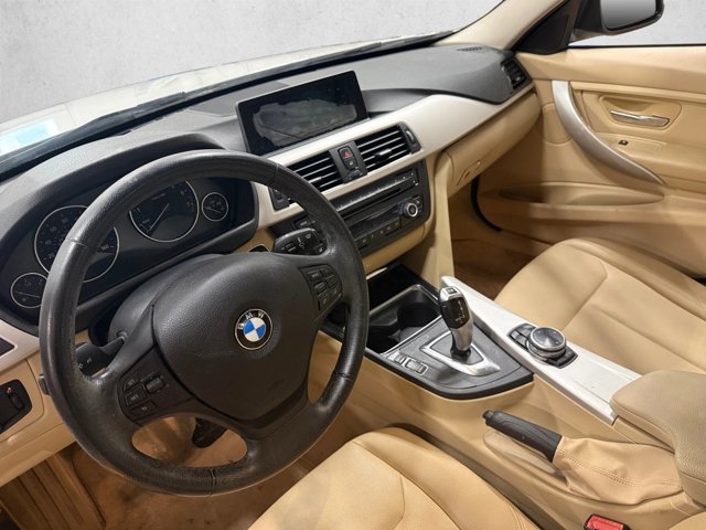 Used 2014 BMW 320i Sedan RWD image 9