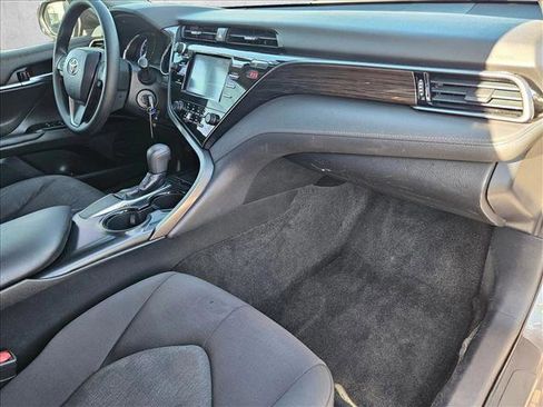 Used 2019 Toyota Camry LE FWD image 20