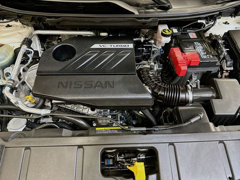 Used 2023 Nissan Rogue SL image 35