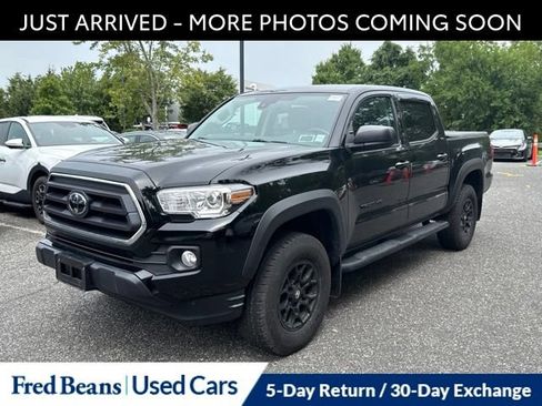 Used 2023 Toyota Tacoma SR5 w/ SX Package AWD/4WD image 3
