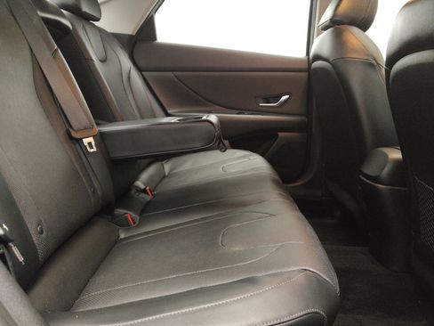 Used 2023 Hyundai Elantra Limited FWD image 19