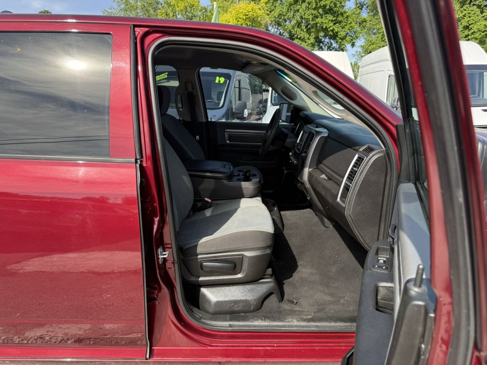 Used 2022 RAM 1500 Classic SLT RWD image 11
