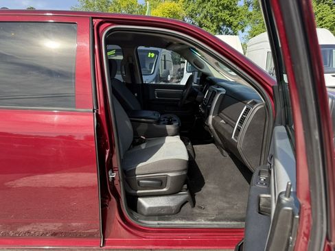 Used 2022 RAM 1500 Classic SLT RWD image 11
