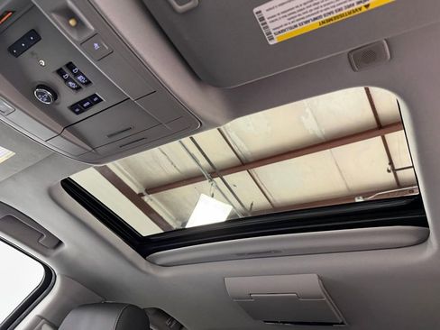 Used 2020 Chevrolet Suburban LT image 25