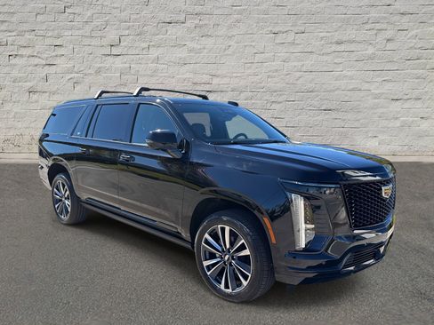 Used 2025 Cadillac Escalade ESV Sport image 3