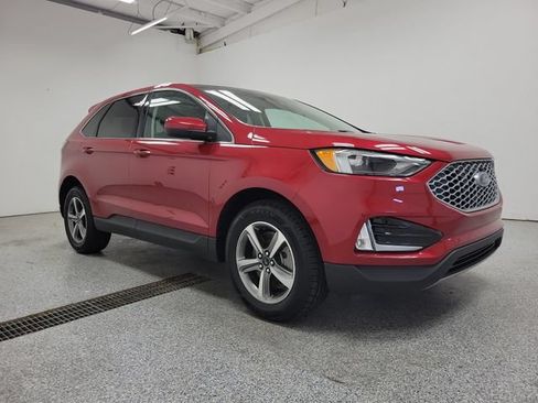Certified 2023 Ford Edge SEL w/ Convenience Package AWD/4WD image 2