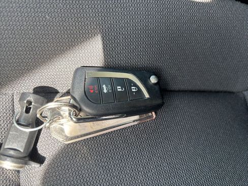 Used 2025 Toyota Corolla LE FWD image 22