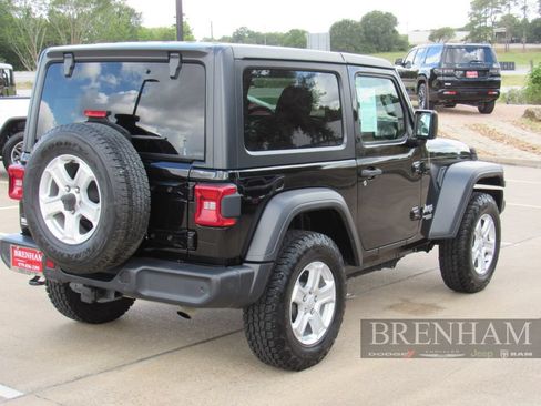 Used 2018 Jeep Wrangler Sport AWD/4WD image 6