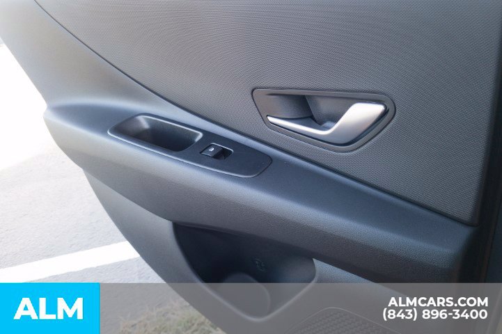 Used 2026 Hyundai Elantra SE FWD image 20