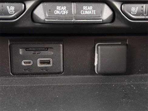 Used 2021 Chevrolet Suburban High Country image 22