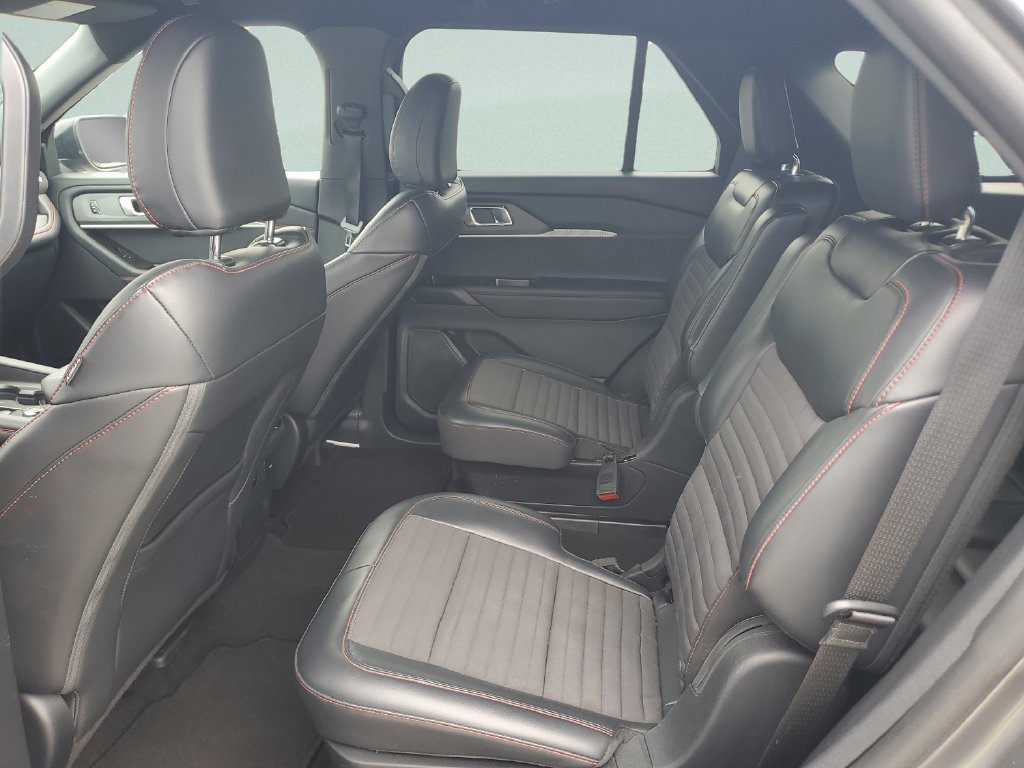 Used 2025 Ford Explorer ST-Line AWD/4WD image 10