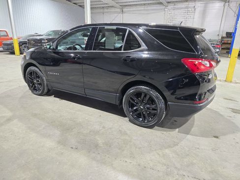 Used 2020 Chevrolet Equinox LT w/ Midnight Edition image 8