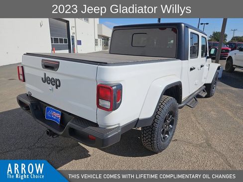 Used 2023 Jeep Gladiator Sport AWD/4WD image 12