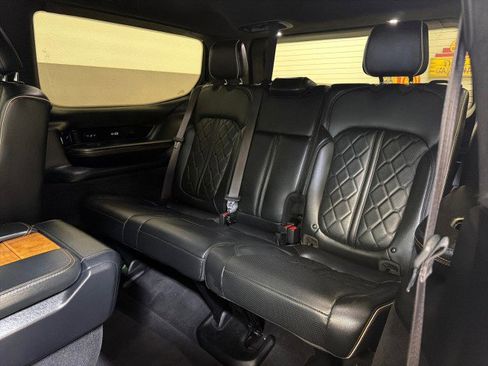 Used 2022 Jeep Grand Wagoneer Series III w/ Rear Seat Video Group 1 image 28