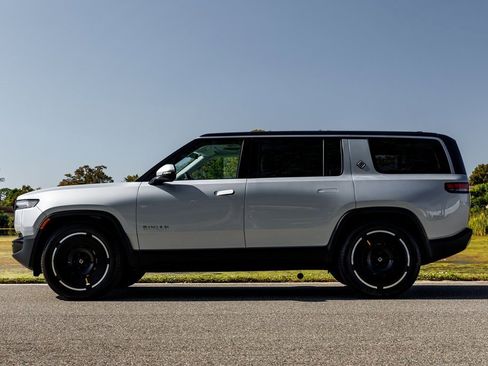 Used 2025 Rivian R1S Adventure image 6