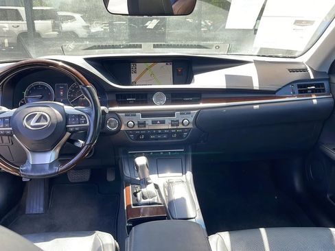 Used 2017 Lexus ES 350 w/ Luxury Package FWD image 26