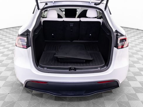 Used 2023 Tesla Model Y 2WD image 34