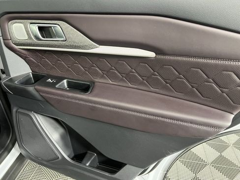 Used 2025 Ford Explorer Platinum w/ LUX Leather Package image 34