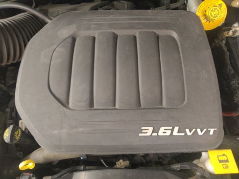 Used 2019 Dodge Grand Caravan SE w/ UConnect Hands-Free Group FWD image 30