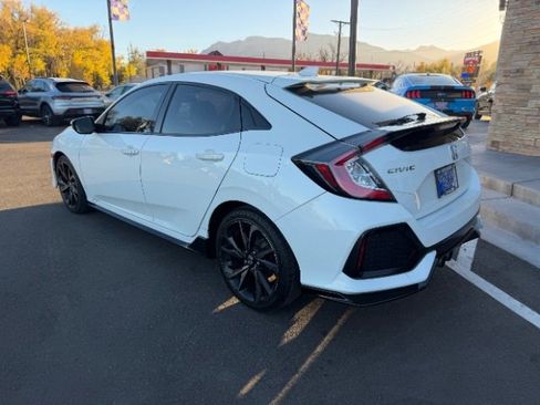 Used 2018 Honda Civic Sport Touring image 8