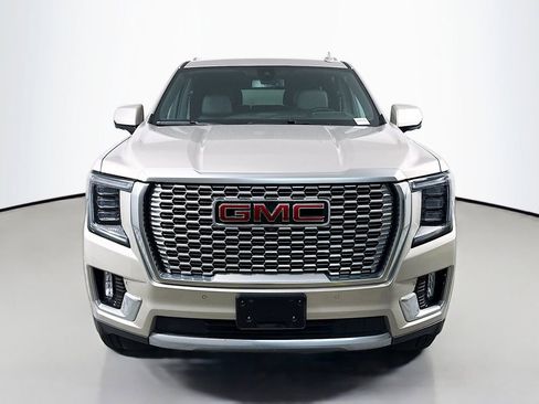 Used 2022 GMC Yukon XL Denali w/ Max Trailering Package AWD/4WD image 2