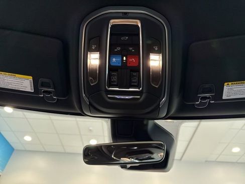 New 2025 Jeep Grand Cherokee Altitude image 33