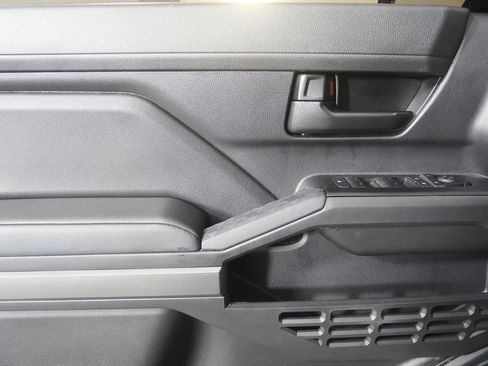 Used 2024 Toyota Tacoma SR5 w/ SR5 Upgrade Package image 11