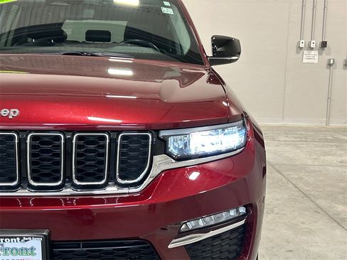 Used 2022 Jeep Grand Cherokee Limited image 10