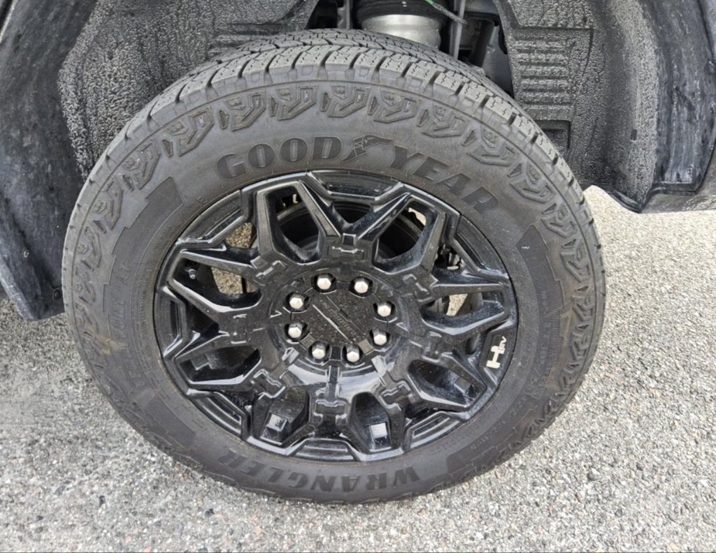 Used 2025 GMC Hummer EV 2X AWD/4WD image 2