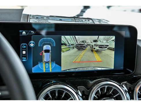 New 2026 Mercedes-Benz GLA 35 AMG 4MATIC image 14