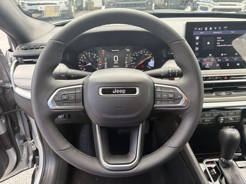 Used 2026 Jeep Compass Limited AWD/4WD image 29