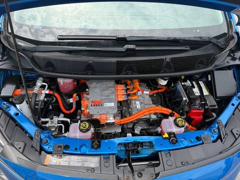 Used 2023 Chevrolet Bolt LT w/ Infotainment Package FWD image 26