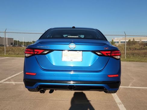 Certified 2024 Nissan Sentra SR w/ SR Premium Package image 6