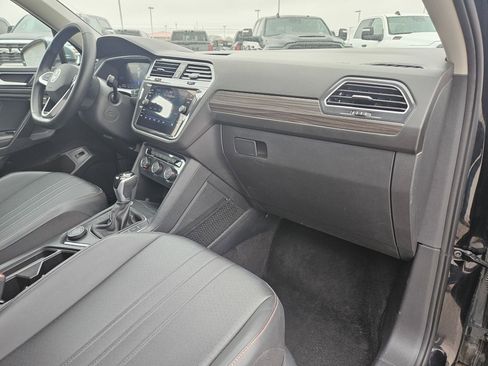 Used 2024 Volkswagen Tiguan Wolfsburg Edition image 28