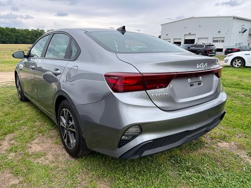 Used 2023 Kia Forte LXS FWD image 2