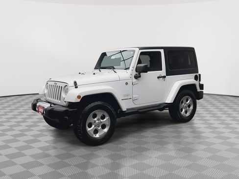 Used 2014 Jeep Wrangler Sahara w/ Dual Top Group AWD/4WD image 30