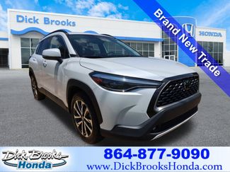 Used 2023 Toyota Corolla Cross XLE w/ Convenience Package FWD video 1