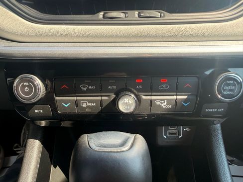 Used 2025 Jeep Compass Limited AWD/4WD image 24