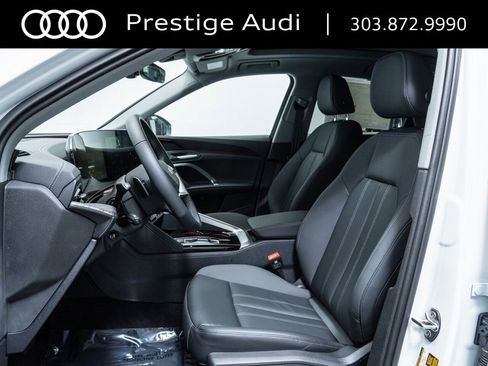 Used 2025 Audi Q5 Premium w/ Convenience Package image 6