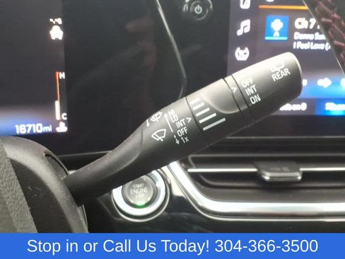 Used 2025 Chevrolet Trax RS FWD image 21