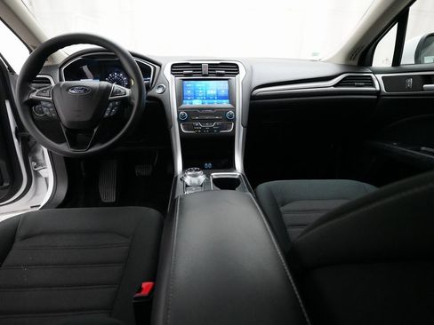 Used 2020 Ford Fusion SE image 5